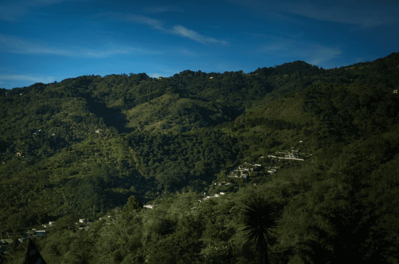 Vista panorámica de las montañas de Aserrí
